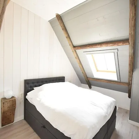 In North Holland Near Beach, Cleaning Included Lejlighed