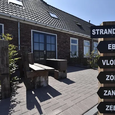 In North Holland Near Beach, Cleaning Included Lejlighed Callantsoog